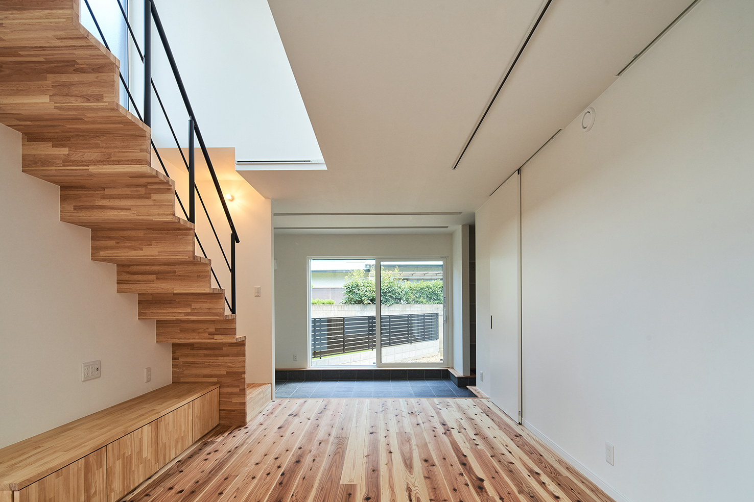 建具のない玄関から始まる、のびやかな暮らし